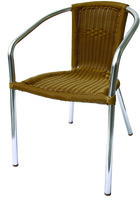 Кресло из искусственного ротанга